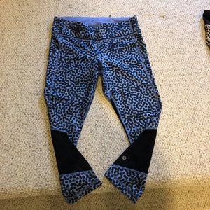 Blue leopard print lulu leggings
